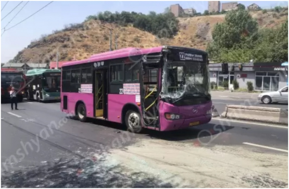 Երևանում բախվել են 22 համարի ավտոբուսը, «Nissan»-ը, բեռնատարն ու ավտոցիստեռնը